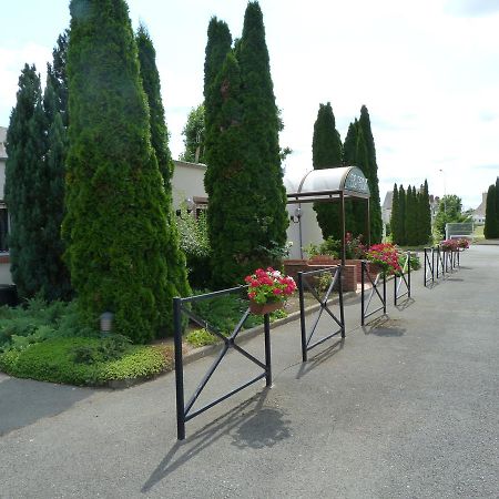 Hostellerie Du Chateau Saint-Pere-sur-Loire Ngoại thất bức ảnh
